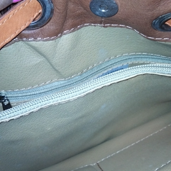 Iam selling a tote bag - Picture 2 of 8